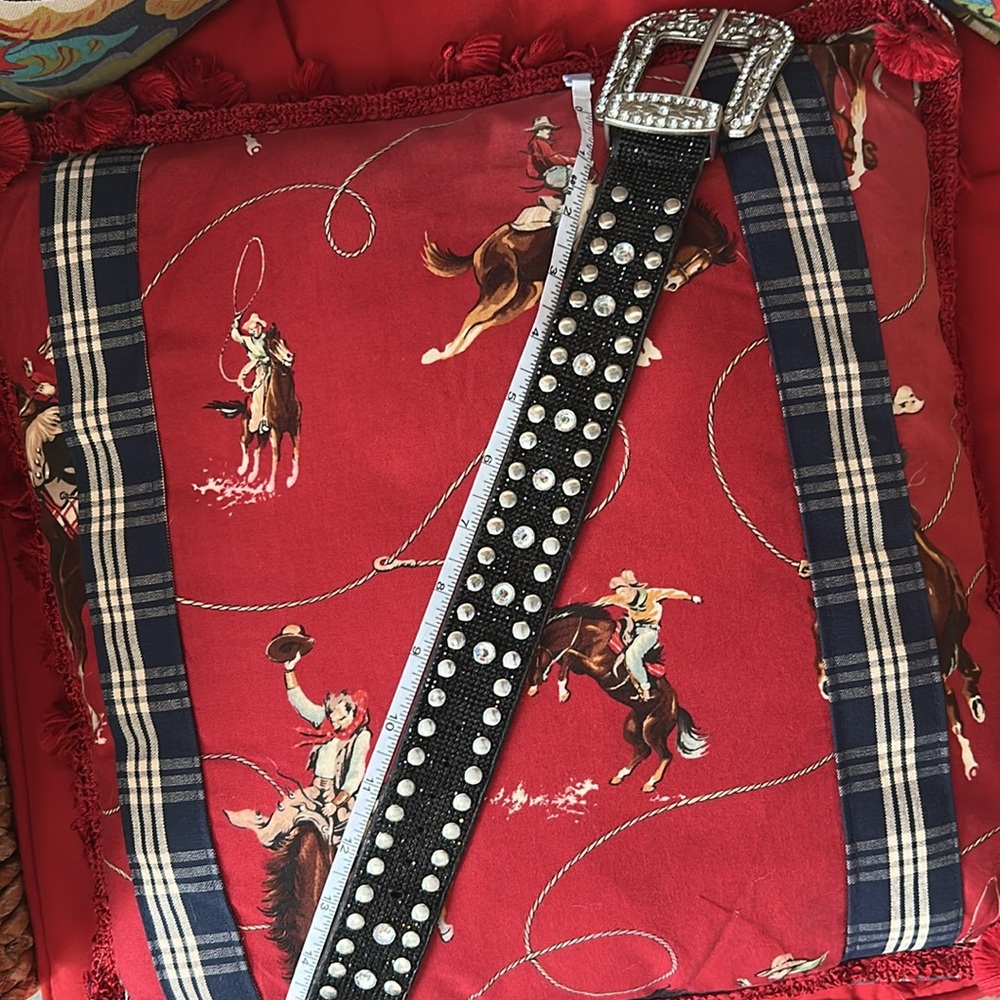 Glitzy Western Belt Choker - Picture 5 of 7